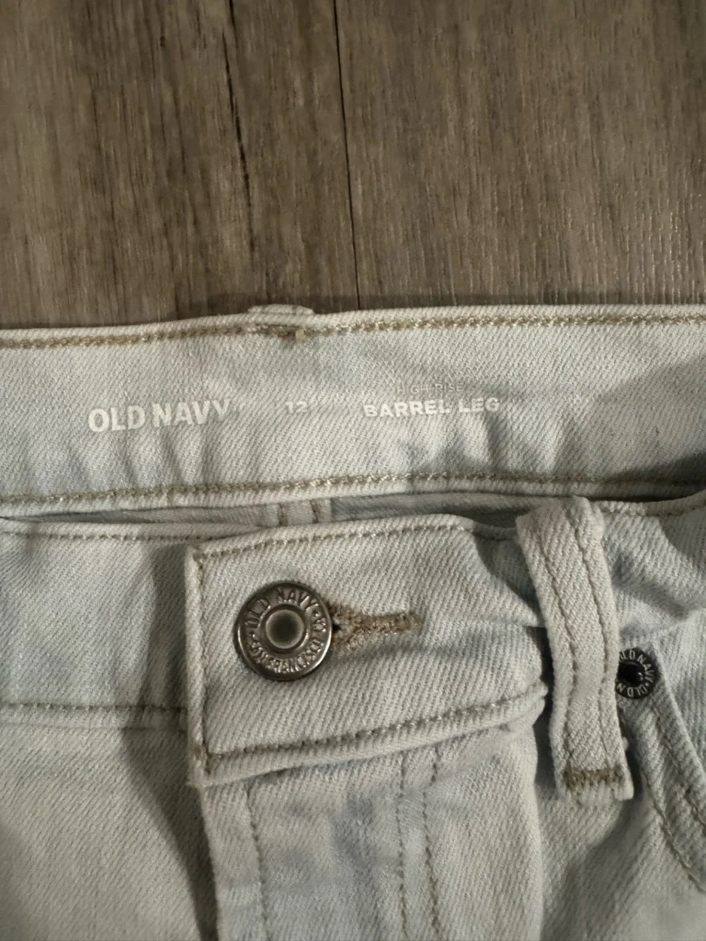 Old Navy Light Blue Barrel Leg Jeans - Picture 2 of 2